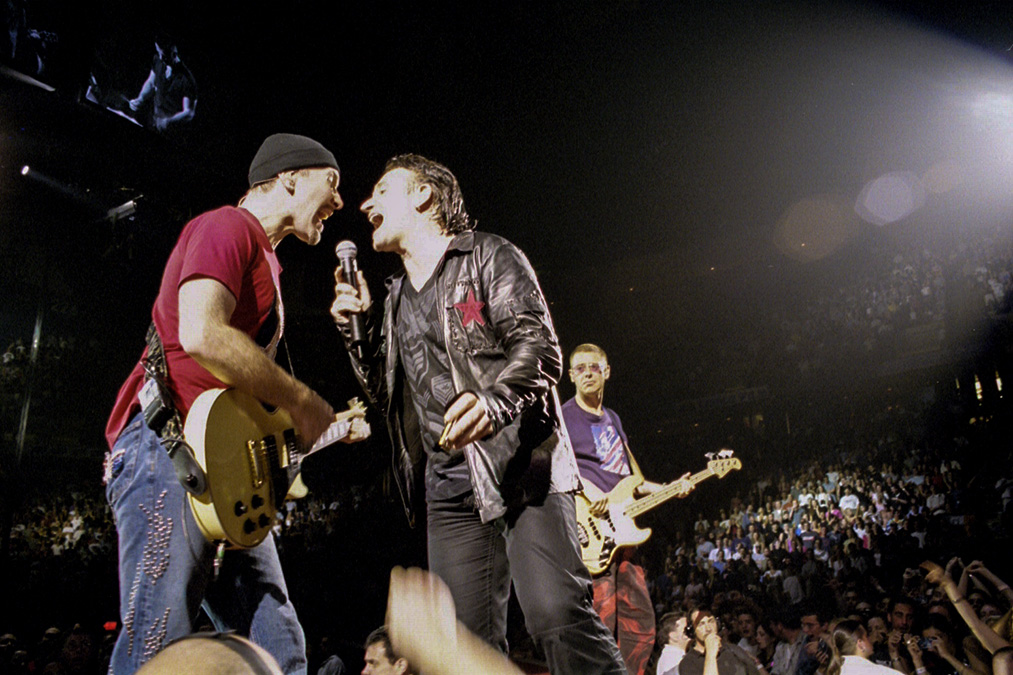 Elevation Tour U2: The Edge, Bono and Adam Clayton