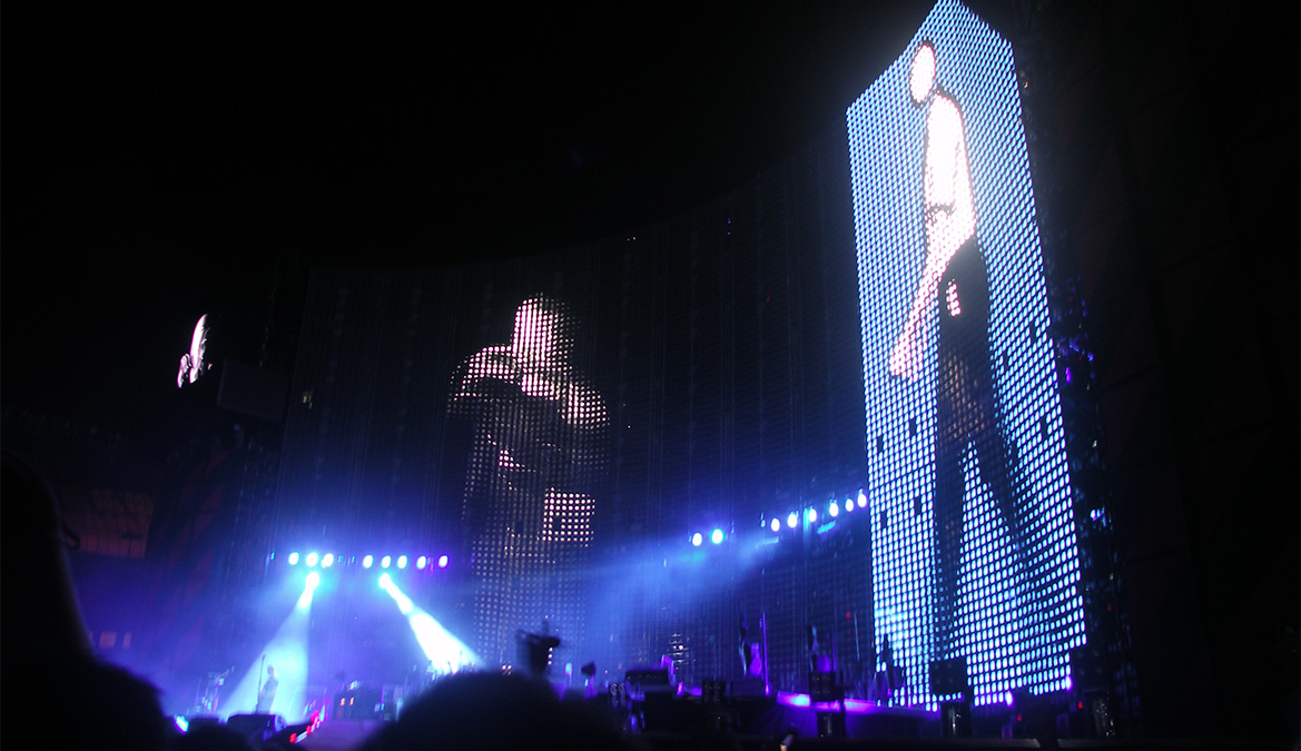 Vertigo Tour U2 in San Sebastian