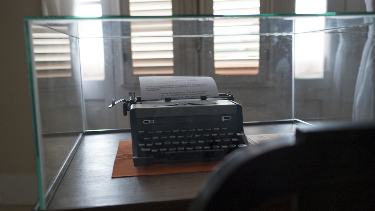 Havana: Hemingway's typewriter in the Hotel Ambos Mundos